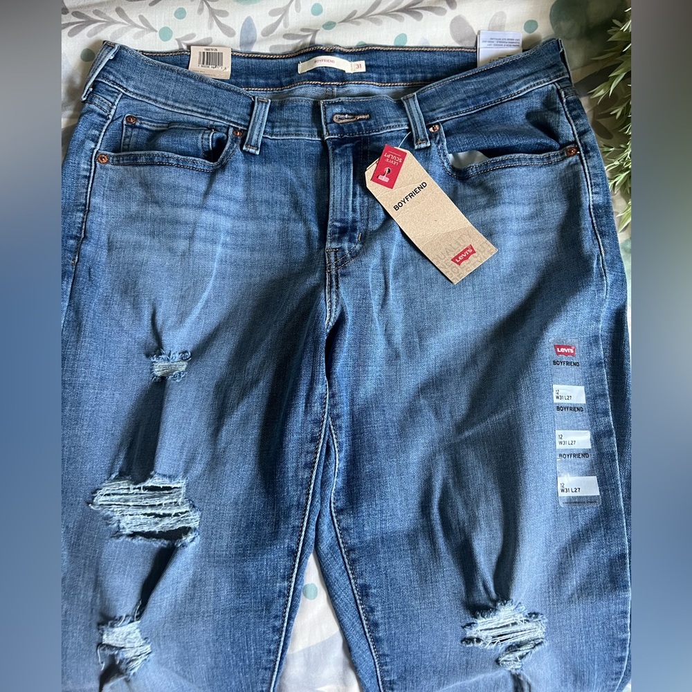 Levi jeans